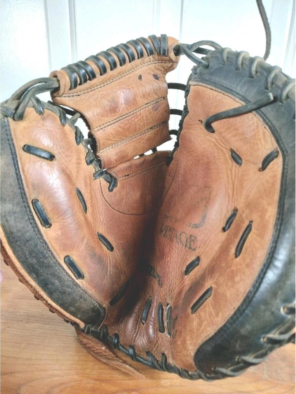 Mizuno Vintage Series MZC-30 Catcher’s Mitt 32.5"‎ Retro Leather Big M Patch RHT